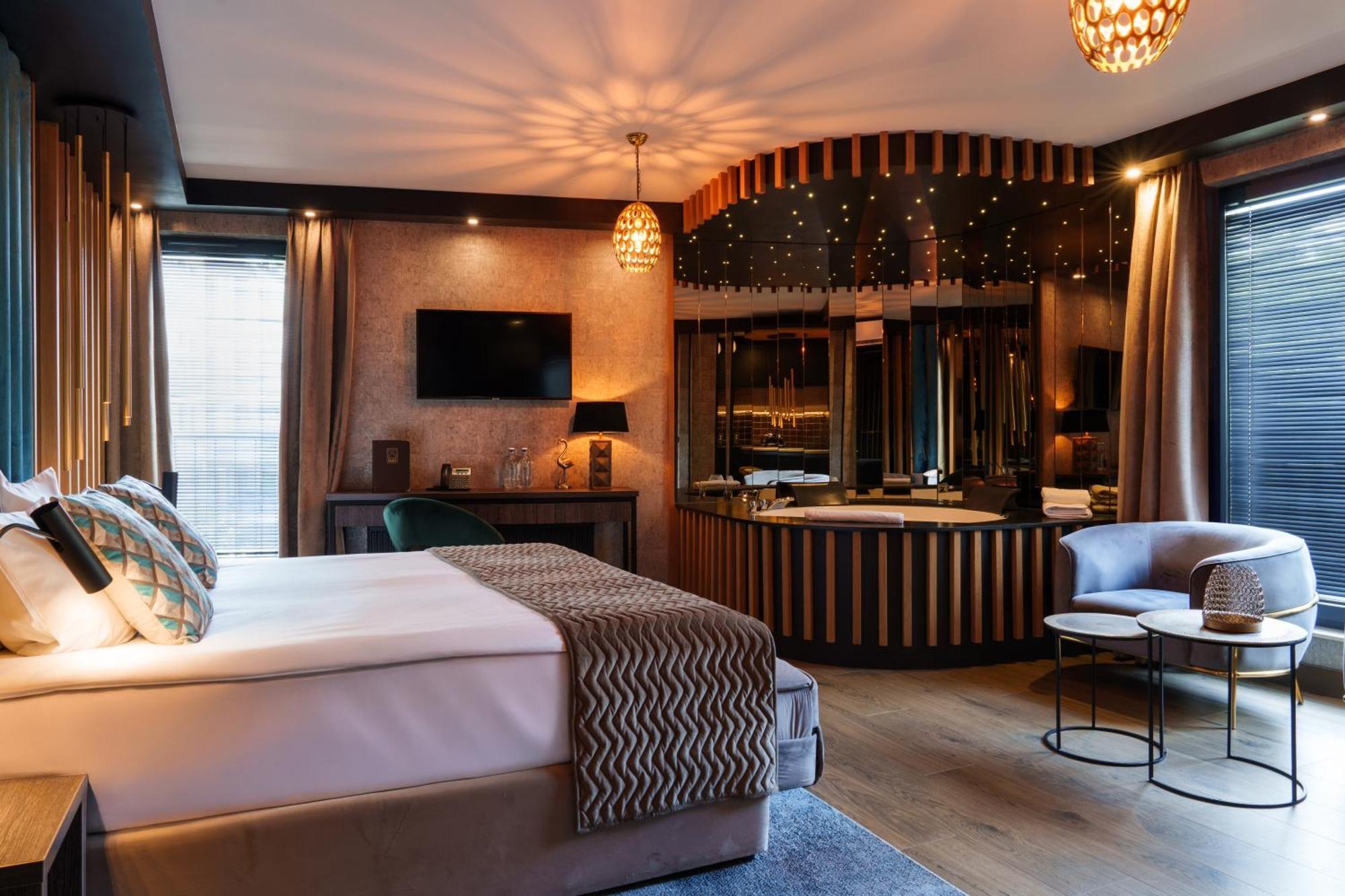 Art Penthouse With Jacuzzi - Krakow Center, Krakow